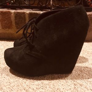 Charlotte Russe wedge bootie size 8